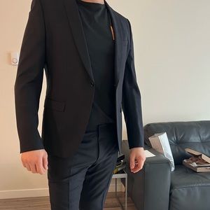 Hugo Boss Men Suite (dark Blue)